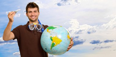 şnorkel Küre ve minyatür elinde olan adam