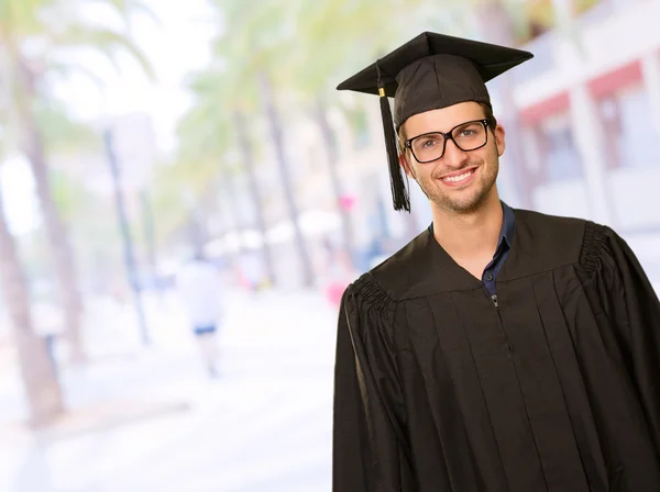 Porträtt av graduate lycklig — Stockfoto