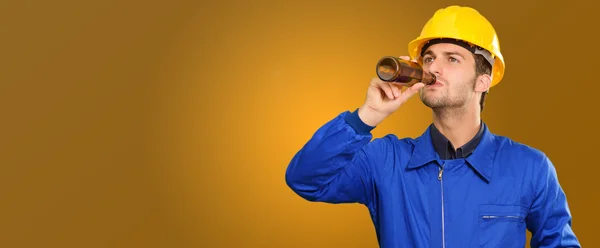 Retrato de engenheiro sedento — Fotografia de Stock