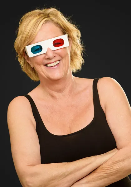 Glückliche ältere Frau mit 3D-Brille — Stockfoto