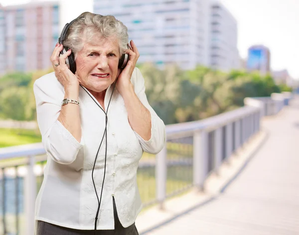 Angry Woman Clenching His Teeth — Stock Photo, Image