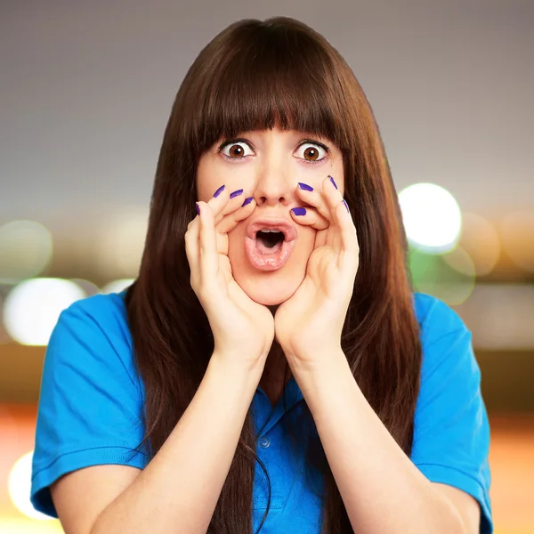 Portrait of a teenager screaming — Stock Photo, Image