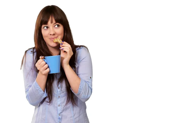 Bella donna con caffè e biscotti — Foto Stock