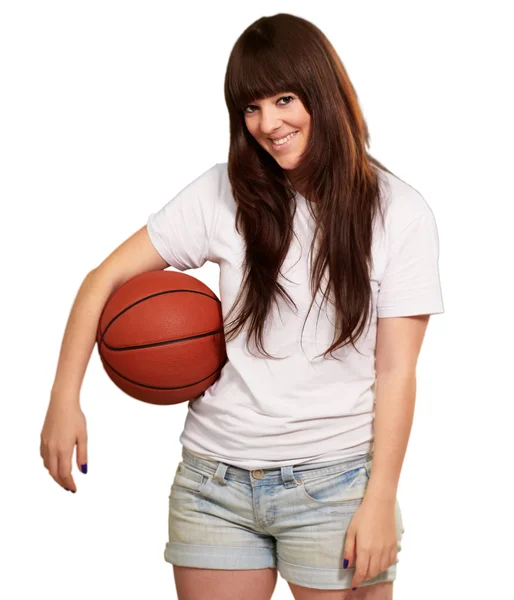 Retrato de uma jovem mulher com uma bola de futebol — Fotografia de Stock