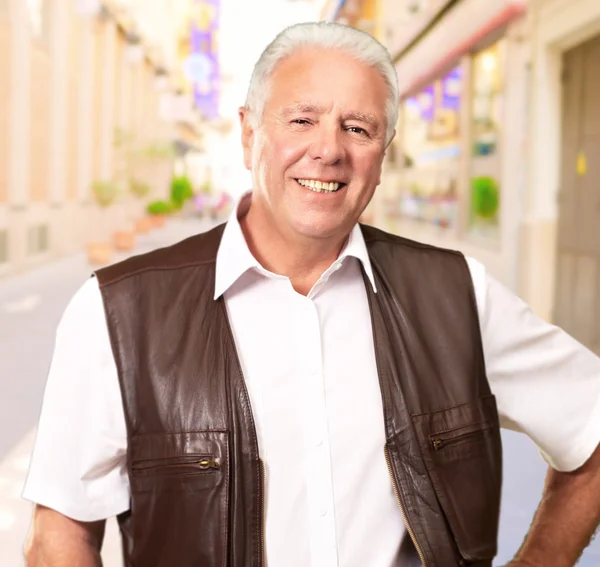 Senior Man Standing With Hand On Hips — Stock Photo, Image