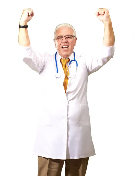 Senior médico masculino en un gesto ganador — Foto de Stock