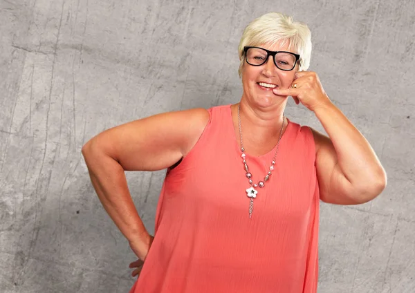 Portrait Of A Senior Woman Gesturing — Stock Photo, Image