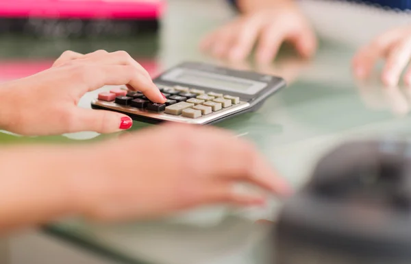 Close-up Of Female Hand Calculating — Stock Photo, Image