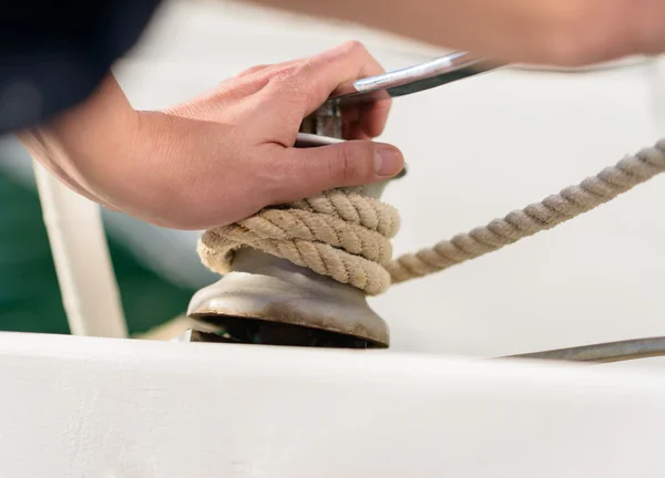 Flaschenzug eines großen Segelbootes — Stockfoto