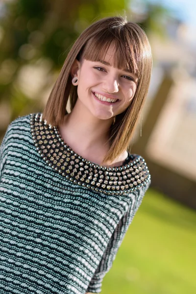 Portret van een gelukkige vrouw — Stockfoto