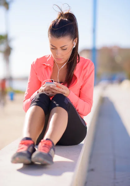 Woman Listening To Music — Stock Photo, Image