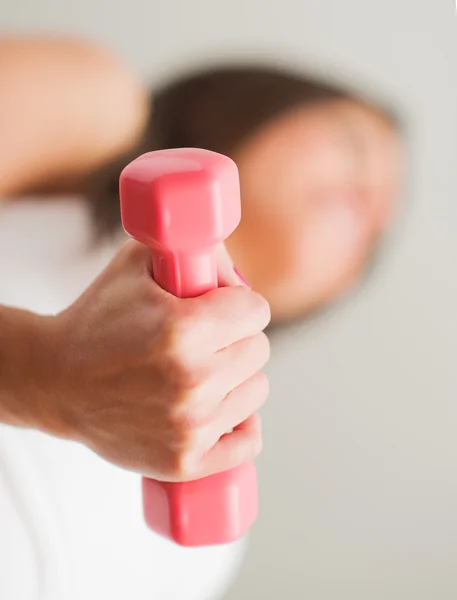 Woman Exercising With Dumbbells — Stock Photo, Image