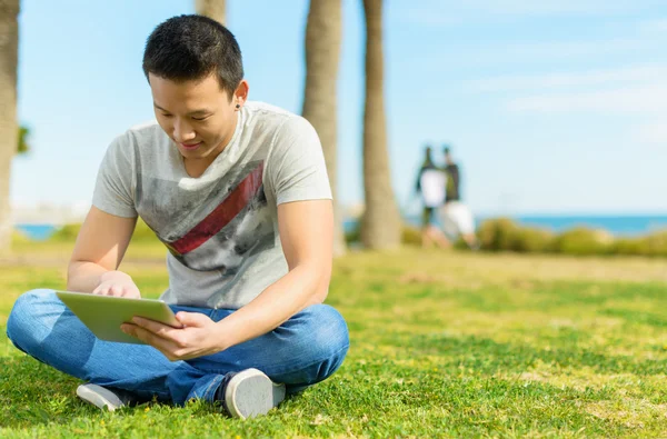 Young Man Holding Digital Tablet — Stock Photo, Image