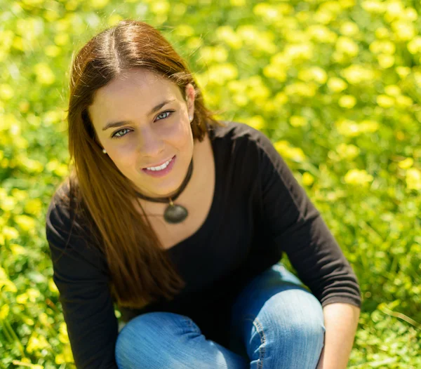 Retrato de mujer joven —  Fotos de Stock