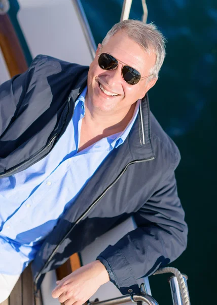 Felice sorridente uomo maturo — Foto Stock