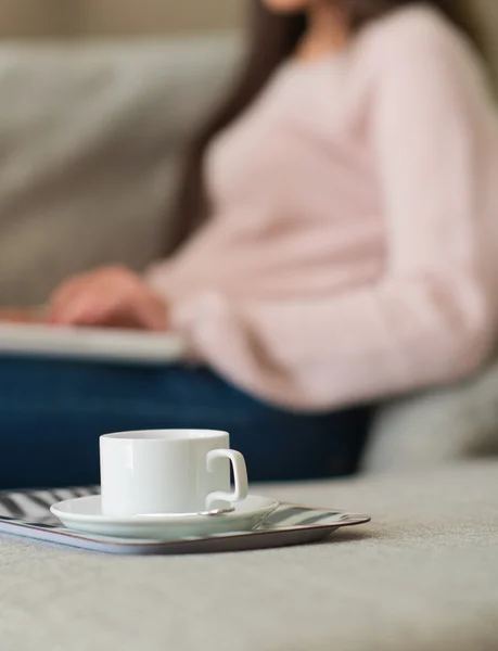 Taza de té con platillo —  Fotos de Stock