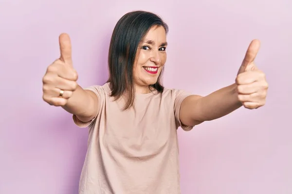 Middle Age Hispanic Woman Wearing Casual Clothes Approving Doing Positive — Stock Photo, Image