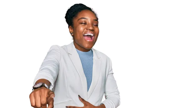Mladá Afro Americká Žena Oblečená Obchodního Oblečení Směje Ukazuje Prstem — Stock fotografie