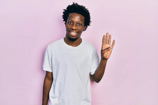Junger Afrikanisch Amerikanischer Mann Lässigem Weißem Shirt Das Finger Nummer — Stockfoto