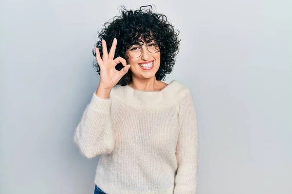 Young Middle East Woman Wearing Casual White Tshirt Smiling Positive — Stock Photo, Image