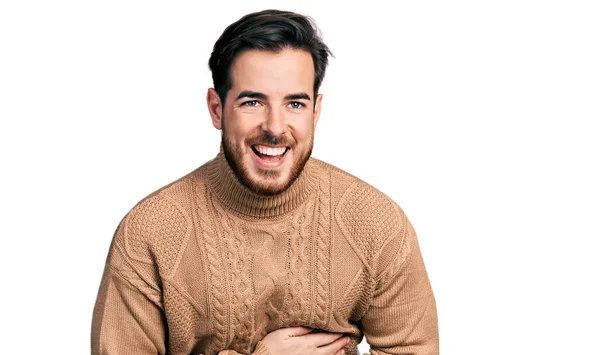 Giovane Uomo Ispanico Indossa Vestiti Casual Sorridendo Ridendo Forte Perché — Foto Stock