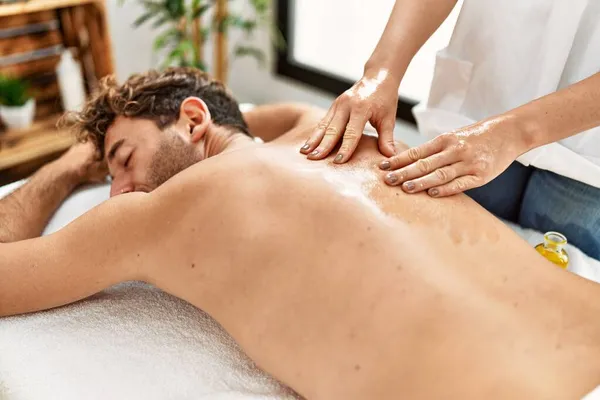 Young Hispanic Man Having Back Massage Beauty Center — Stock Photo, Image