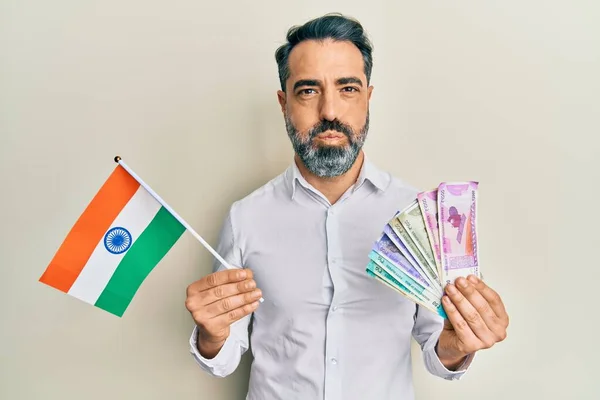 Hombre Mediana Edad Con Barba Pelo Gris Sosteniendo Bandera India —  Fotos de Stock