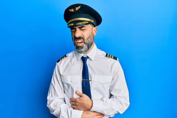 Mann Mittleren Alters Mit Bart Und Grauen Haaren Flugzeugpilotenuniform Mit — Stockfoto