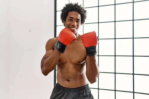Young African American Man Smiling Happy Boxing Gym — Fotografia de Stock