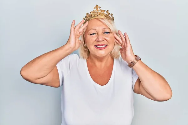 Middle Age Blonde Woman Wearing Queen Crown Suffering Headache Desperate — Stock Photo, Image