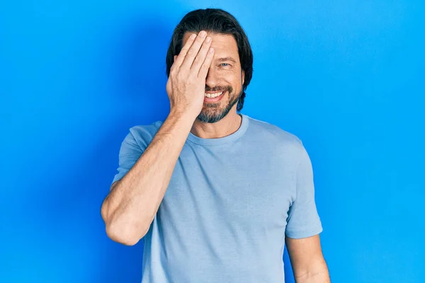 Middle Age Caucasian Man Wearing Casual Clothes Covering One Eye — Stock Photo, Image
