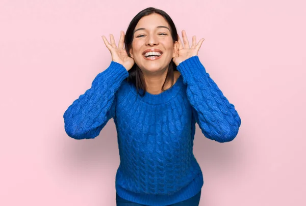 Young Hispanic Woman Wearing Casual Clothes Trying Hear Both Hands — Stock Photo, Image