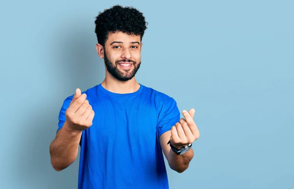 Hombre Árabe Joven Con Barba Vistiendo Casual Camiseta Azul Haciendo — Foto de Stock