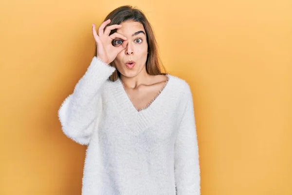 Young Caucasian Girl Wearing Casual Clothes Doing Gesture Shocked Surprised — Stock Photo, Image