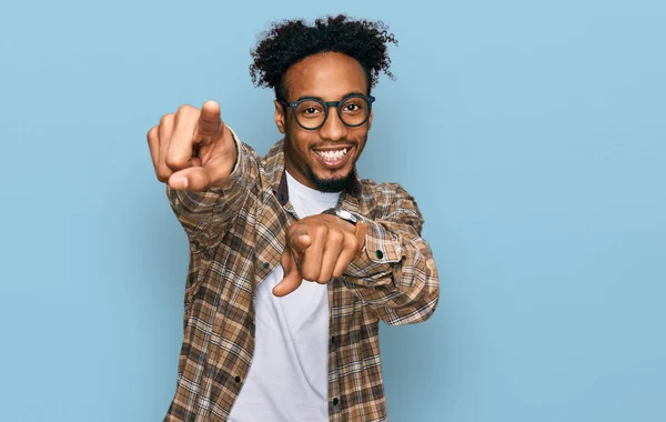 Young African American Man Beard Wearing Casual Clothes Glasses Pointing — Stock Photo, Image