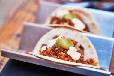 Güzel Meksika usulü domuz taco resmi.