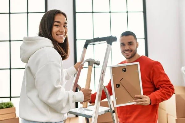 Young Latin Woman Going Ladder New Home — Stock Photo, Image