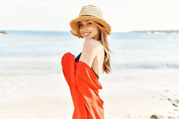 Young Cuacasian Girl Smiling Happy Wearing Bikini Standing Beach — Stock Photo, Image