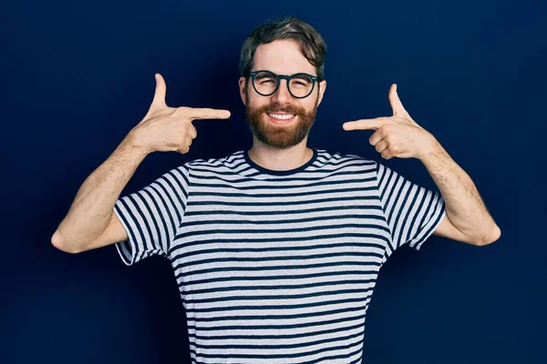 Caucasian Man Beard Wearing Striped Shirt Glasses Smiling Cheerful Showing — Stock Photo, Image