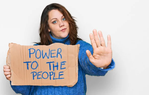 Joven Más Tamaño Mujer Sosteniendo Poder Pancarta Gente Con Mano —  Fotos de Stock