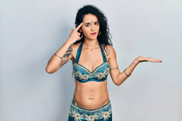 Young Woman Wearing Bindi Traditional Belly Dance Clothes Confused Annoyed — Stock Photo, Image