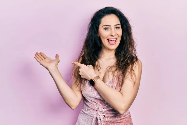 Young Hispanic Woman Wearing Casual Clothes Amazed Smiling Camera While — Stock Photo, Image