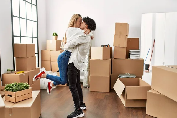 Young Man Holding Woman Arms New Home — Stock Photo, Image