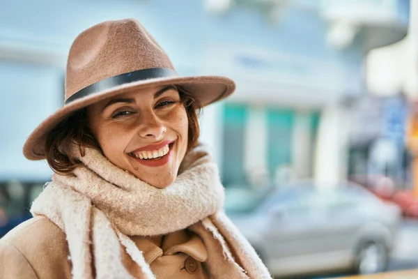 Young Hispanic Woman Wearing Elegant Style Standing City — Stock Photo, Image