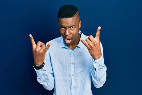 Young African American Man Wearing Casual Clothes Shouting Crazy Expression — Stock Photo, Image