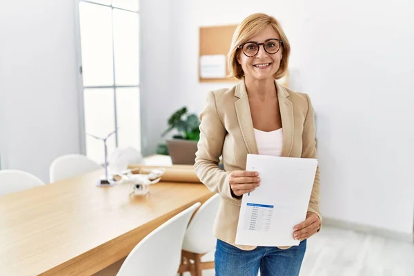 Middle Age Blonde Woman Smiling Confident Working Architecture Studio — ストック写真