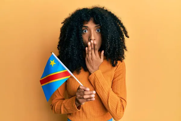 Donna Afro Americana Con Capelli Afro Che Tiene Repubblica Democratica — Foto Stock