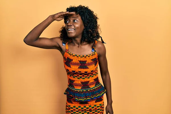 Young African American Woman Wearing Traditional African Clothes Very Happy — Stockfoto