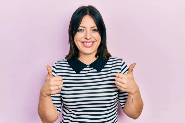 Young Hispanic Woman Wearing Casual Clothes Success Sign Doing Positive — Stock Photo, Image