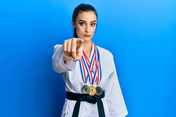 Beautiful Brunette Young Woman Wearing Karate Fighter Uniform Medals Pointing — Fotografia de Stock